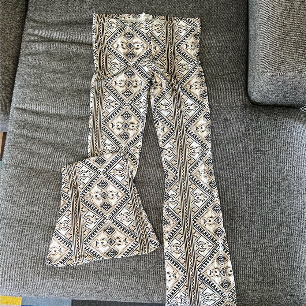 Volcom Large Patterned Stretch Flare Pants - Picture 3 of 4